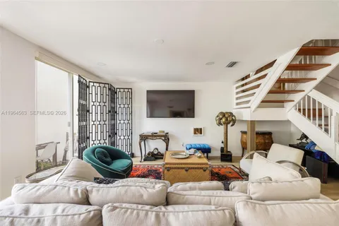 $675,000 | 10233 Northwest 52nd Lane, Doral, FL 33178