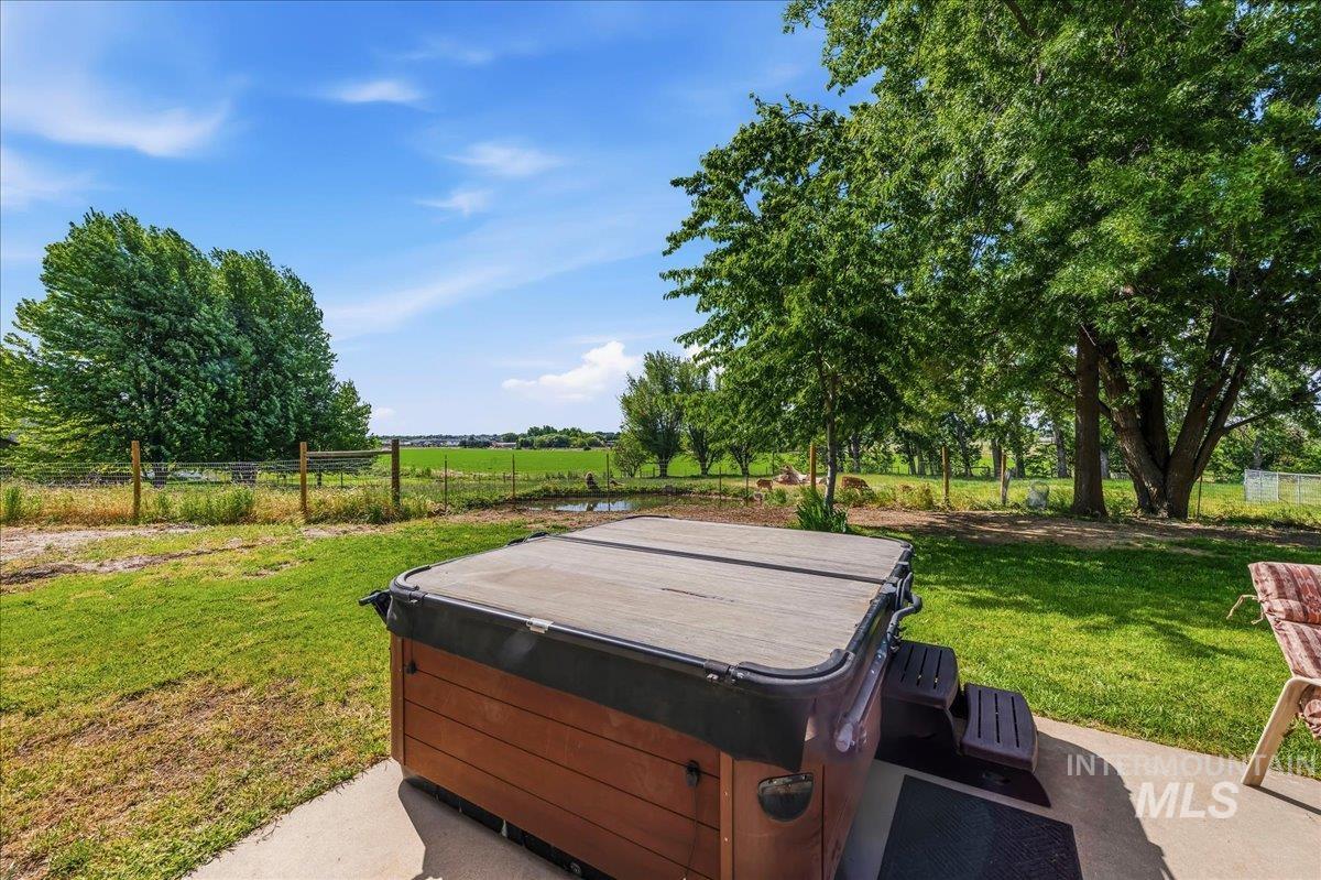 6323 Foothill Road Star, ID 83669 - Photo 33 of 50 Outdoor hot tub on a concrete patio