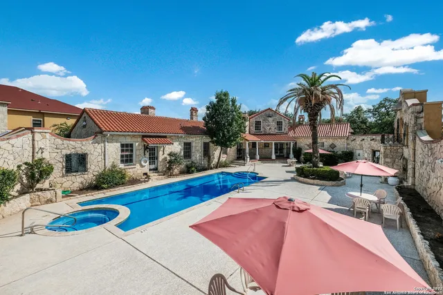 $1,875 | 6160 Eckhert Road, Unit 1203, San Antonio, TX 78240