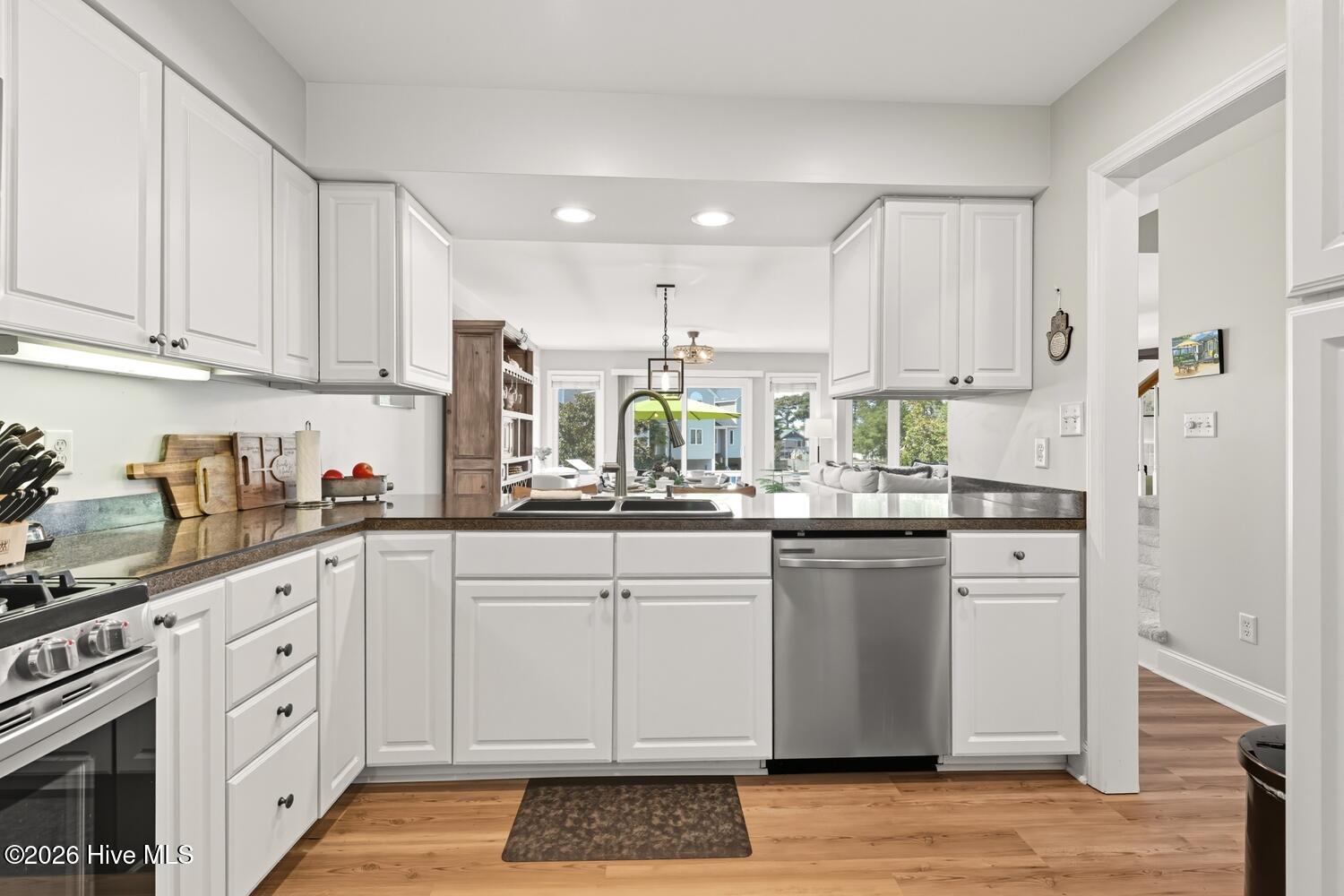 352 Edgewater Road Washington, NC 27889 - Photo 10 of 42 Kitchen(2)