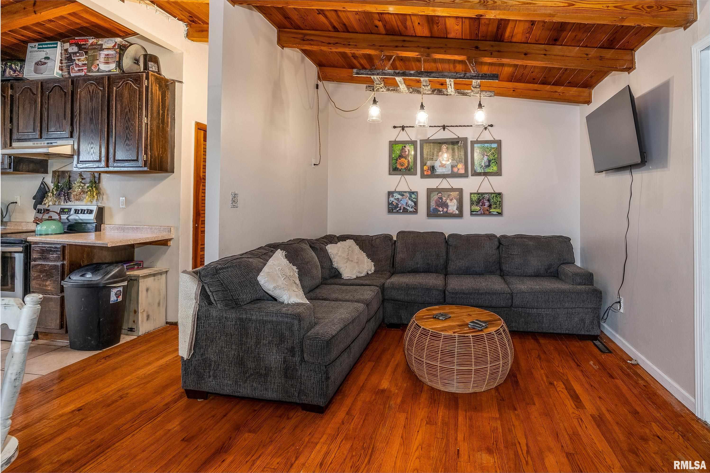 816 South Elm Street Sesser, IL 62884 - Photo 11 of 40