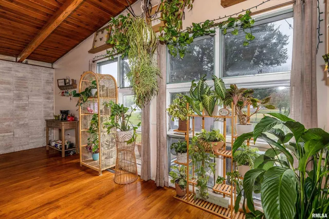 $179,000 | 816 South Elm Street, Sesser, IL 62884