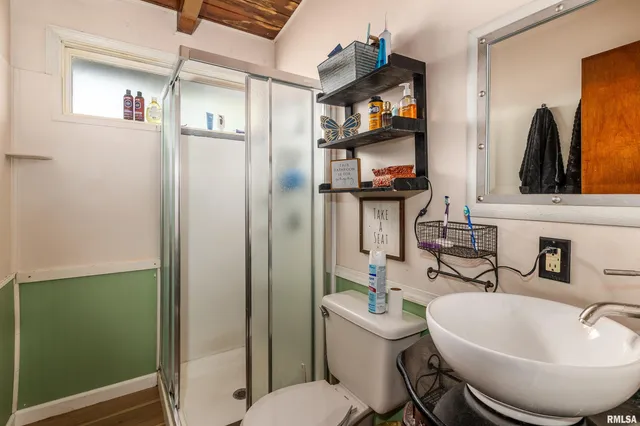 $179,000 | 816 South Elm Street, Sesser, IL 62884