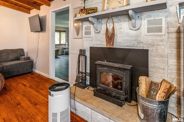 $179,000 | 816 South Elm Street, Sesser, IL 62884