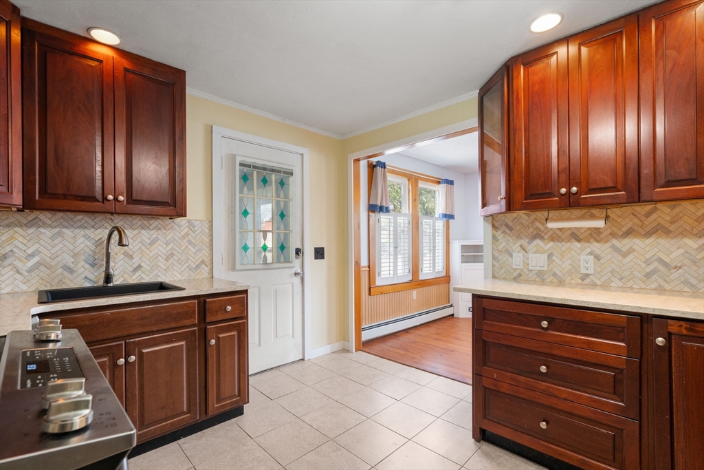 9 Providence Road Sutton, MA 01590 - Photo 15 of 37