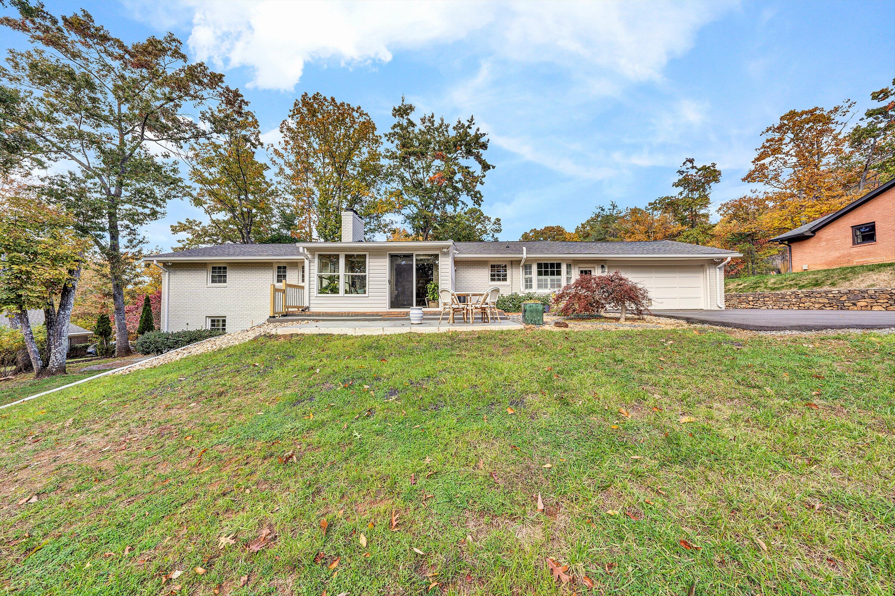 5063 Falcon Ridge Road Roanoke, VA 24018 - Photo 78 of 82 front view of a house with a big yard