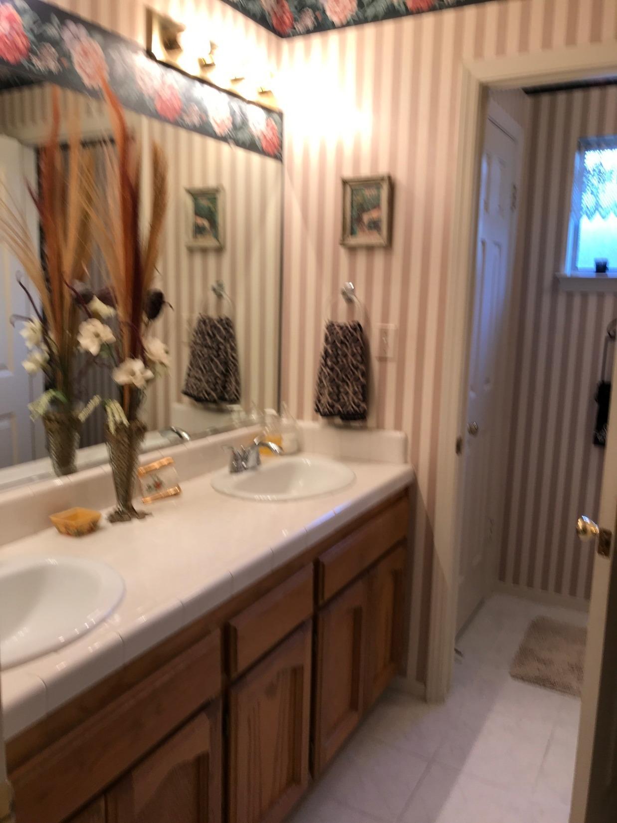 1490 River Bluff Drive Reedley, CA 93654 - Photo 9 of 16 Gallery Image 9