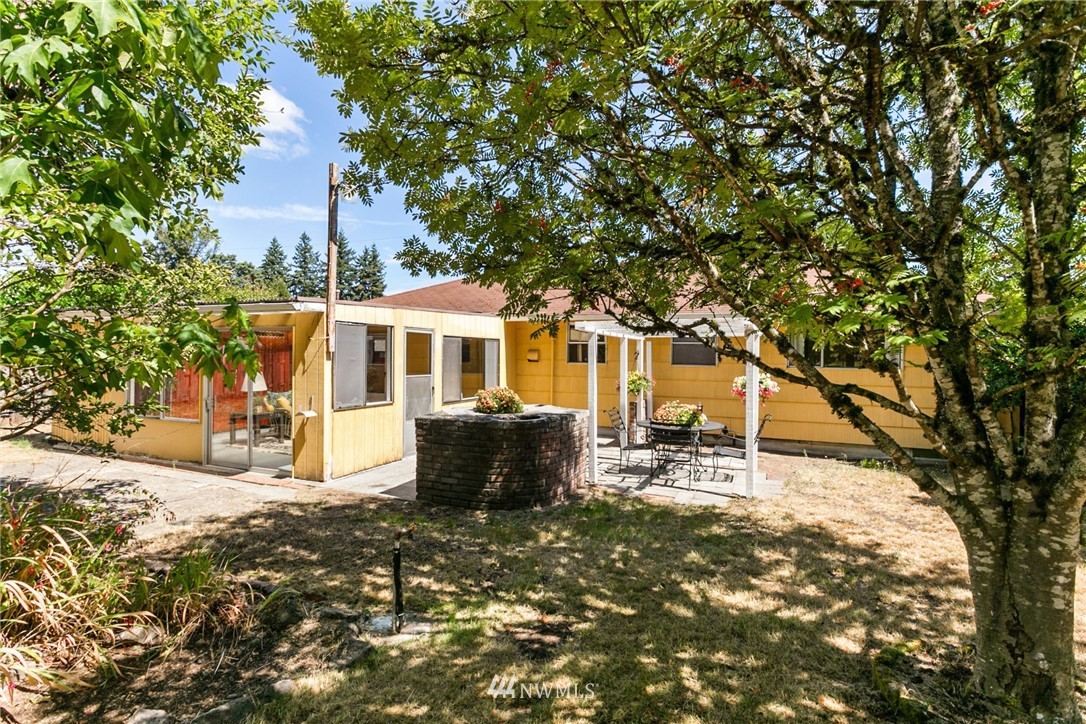 1301 Pierce Place Northeast Renton, WA 98056 - Photo 22 of 24 Gallery Image 22