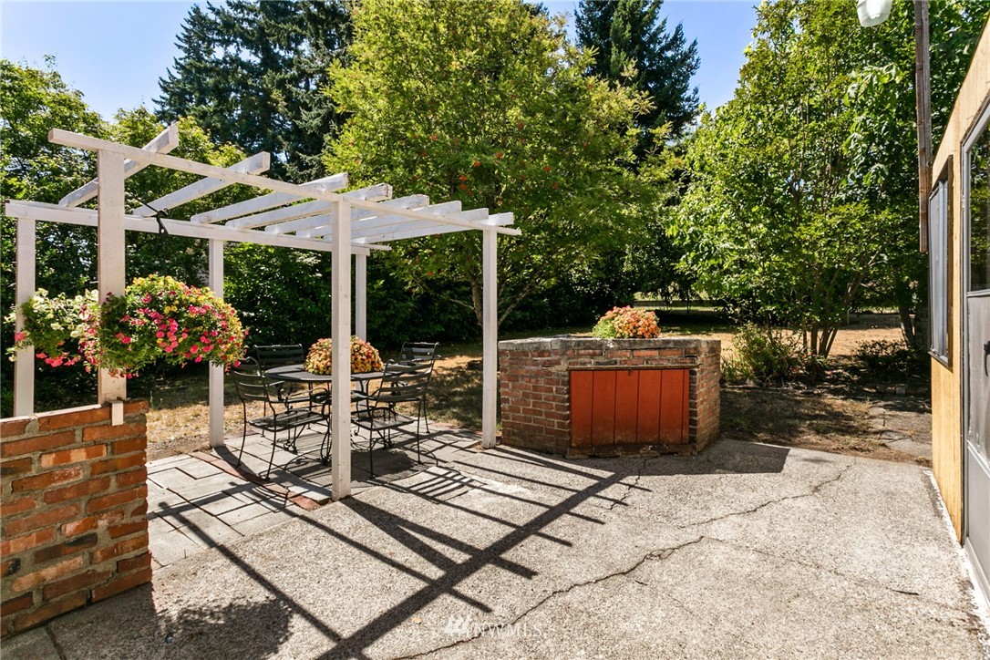 1301 Pierce Place Northeast Renton, WA 98056 - Photo 23 of 24 Gallery Image 23