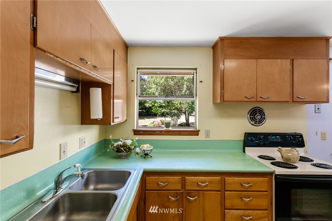 1301 Pierce Place Northeast Renton, WA 98056 - Photo 9 of 24 Gallery Image 9