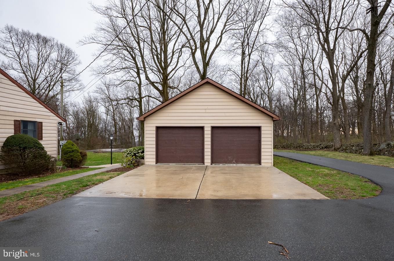 326 Kulps Road Barto, PA 19504 - Photo 4 of 31