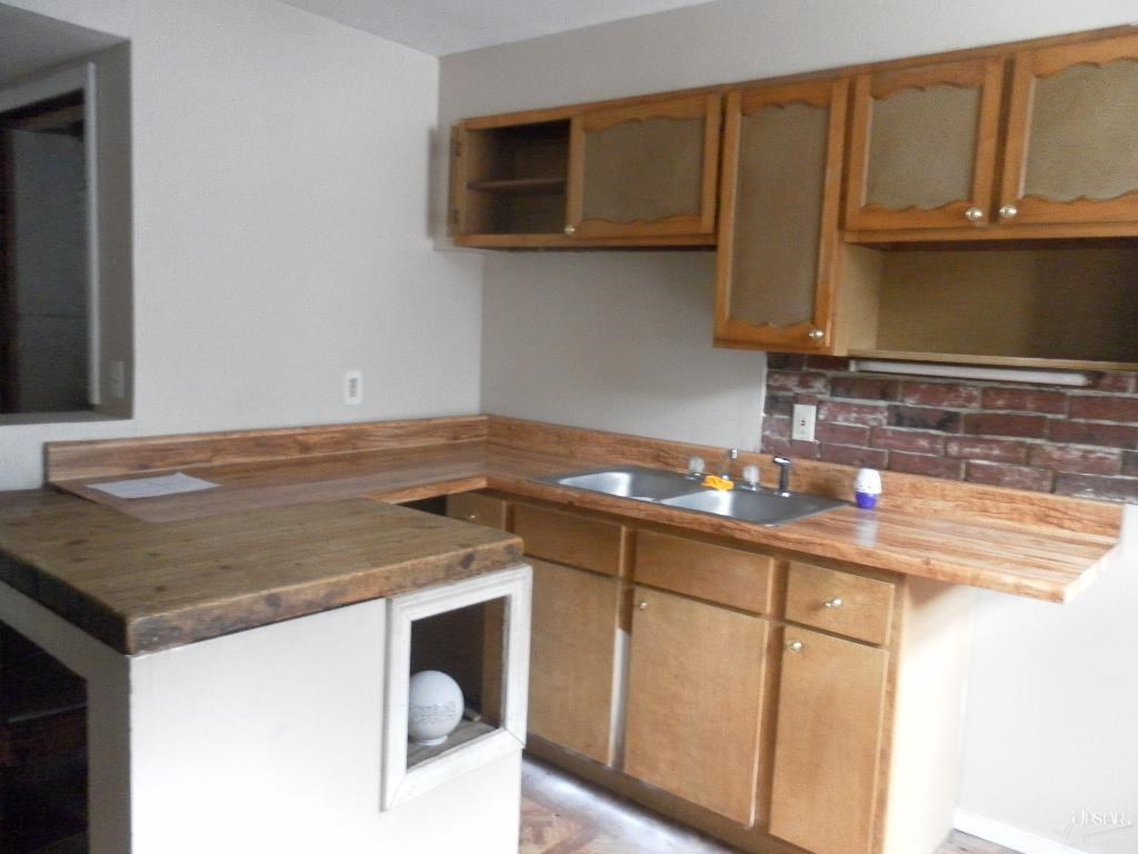 1704 Howell Street Fort Wayne, IN 46808 - Photo 7 of 11 Gallery Image 7