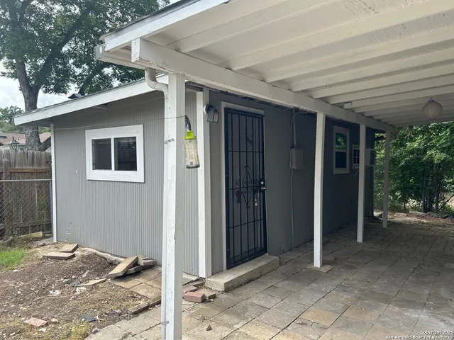 $1,750 | 1014 Eldorado, San Antonio, TX 78225