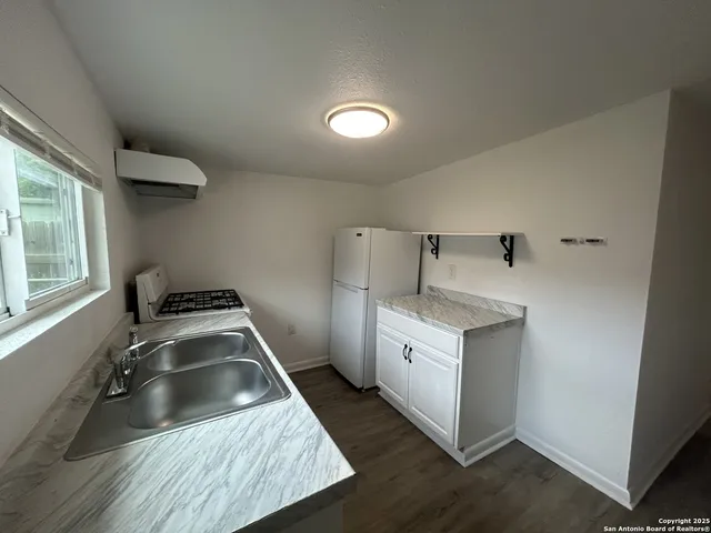 $1,750 | 1014 Eldorado, San Antonio, TX 78225