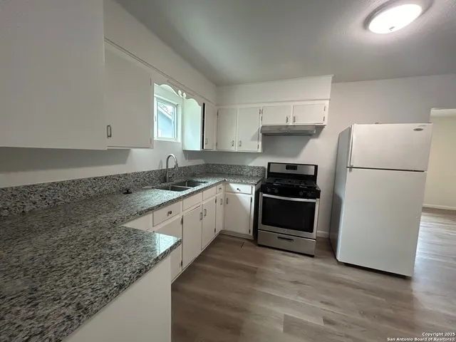 $1,750 | 1014 Eldorado, San Antonio, TX 78225