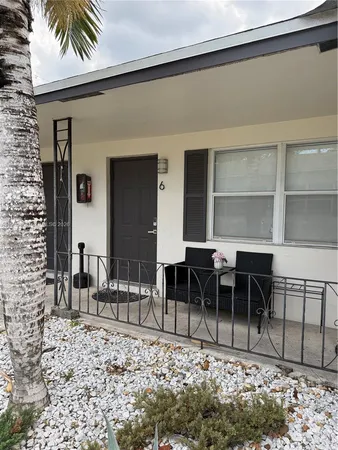 $2,000 | 2216 Fillmore Street, Unit 6, Hollywood, FL 33020