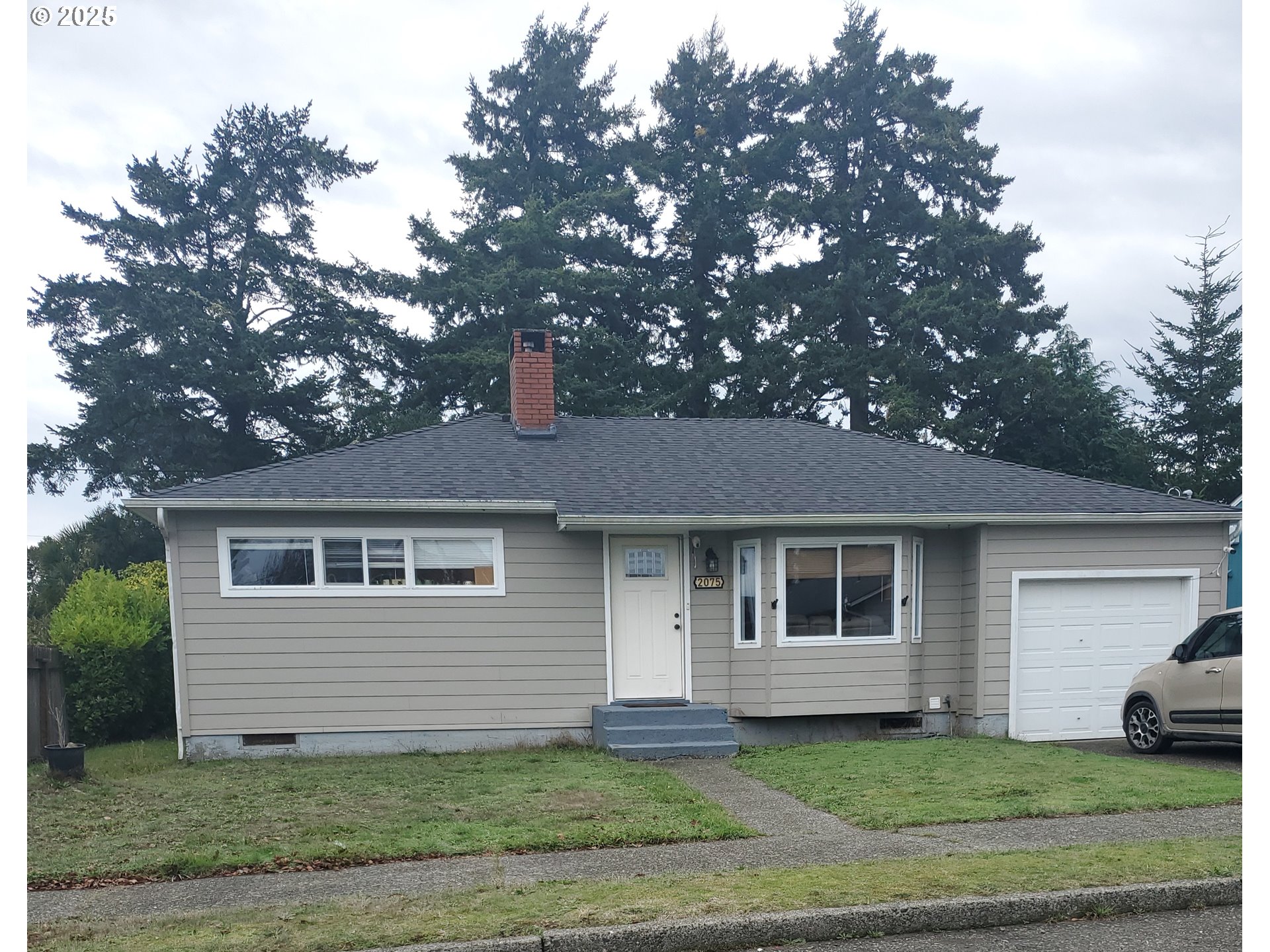 2075 Johnson Street North Bend, OR 97459 - Photo 1 of 26