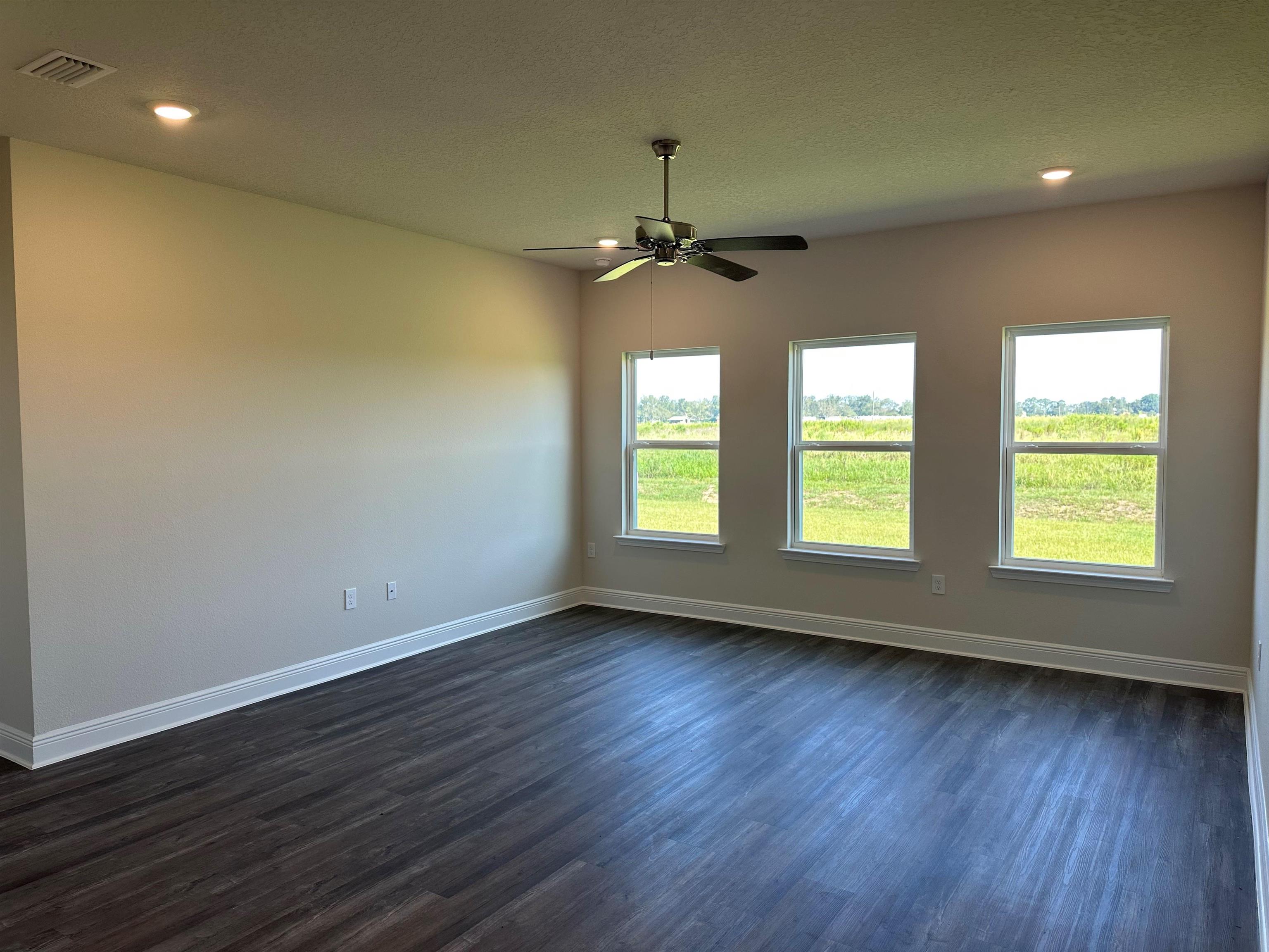 1005 Hayward Loop, Unit 13 Foley, AL 36535 - Photo 6 of 18 Living Area