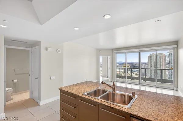 $2,650 | 222 Karen Avenue, Unit 3005, Las Vegas, NV 89109