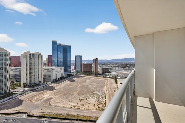$2,500 | 222 Karen Avenue, Unit 3005, Las Vegas, NV 89109