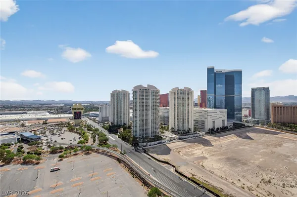 $2,500 | 222 Karen Avenue, Unit 3005, Las Vegas, NV 89109