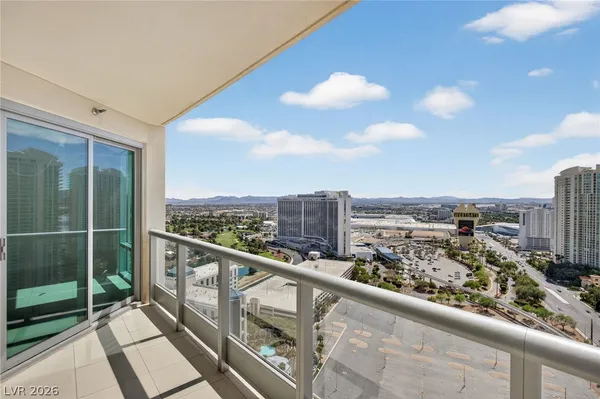 $2,500 | 222 Karen Avenue, Unit 3005, Las Vegas, NV 89109