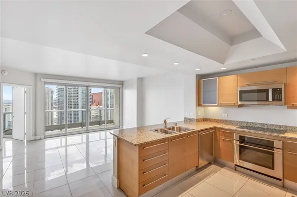 $2,500 | 222 Karen Avenue, Unit 3005, Las Vegas, NV 89109