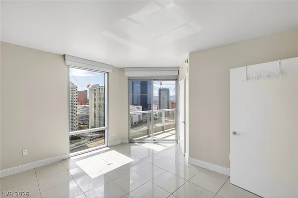 $2,500 | 222 Karen Avenue, Unit 3005, Las Vegas, NV 89109