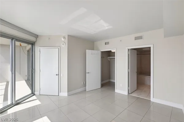 $2,500 | 222 Karen Avenue, Unit 3005, Las Vegas, NV 89109