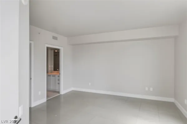 $2,500 | 222 Karen Avenue, Unit 3005, Las Vegas, NV 89109
