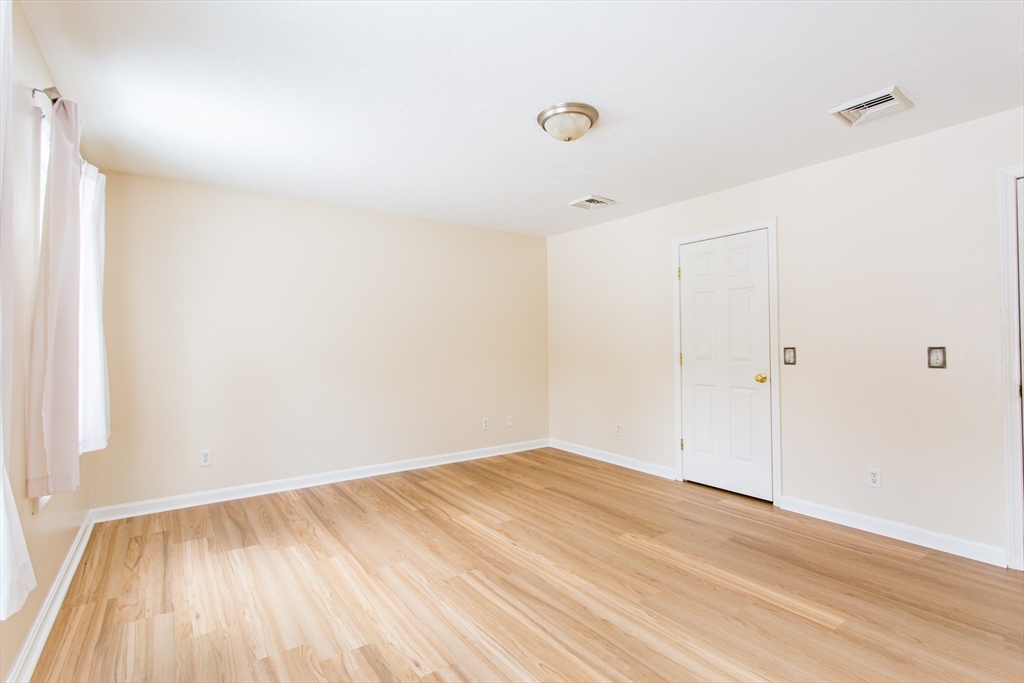 270 New Braintree Road West Brookfield, MA 01585 - Photo 21 of 37 a view of room