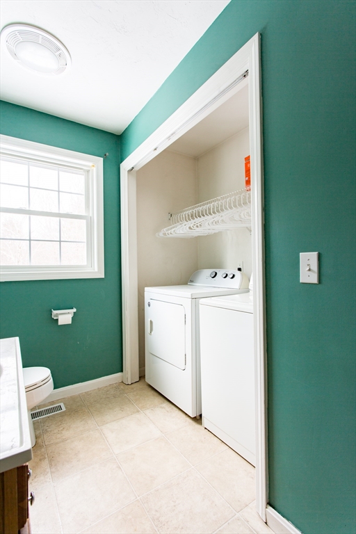 270 New Braintree Road West Brookfield, MA 01585 - Photo 34 of 37 a utility room with a washer and dryer