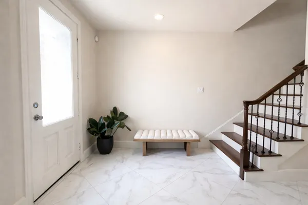 $2,695 | 2318 Hutchins Street, Houston, TX 77004