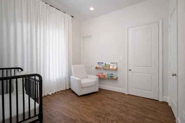 $2,695 | 2318 Hutchins Street, Houston, TX 77004