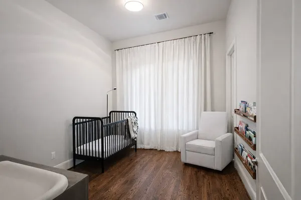 $2,695 | 2318 Hutchins Street, Houston, TX 77004