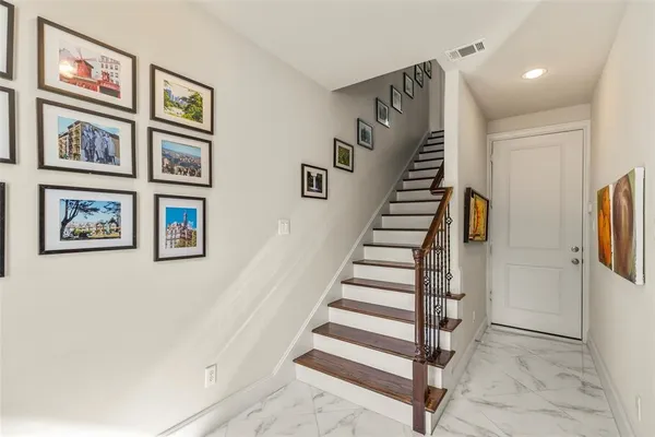 $2,695 | 2318 Hutchins Street, Houston, TX 77004