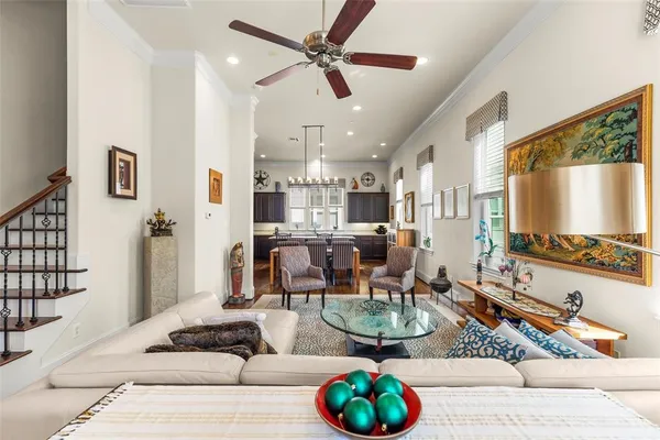 $2,695 | 2318 Hutchins Street, Houston, TX 77004