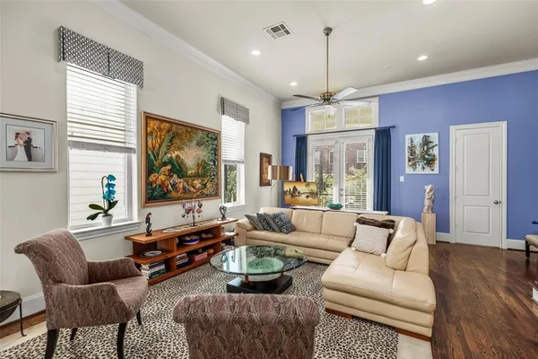 $2,695 | 2318 Hutchins Street, Houston, TX 77004