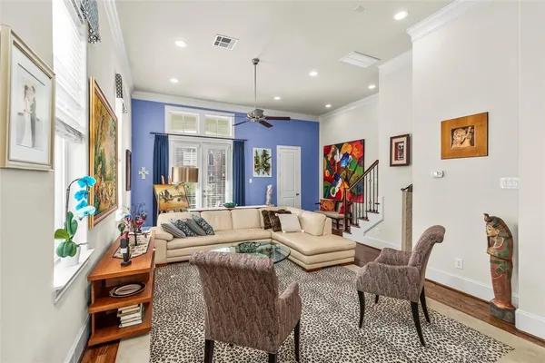 $2,695 | 2318 Hutchins Street, Houston, TX 77004