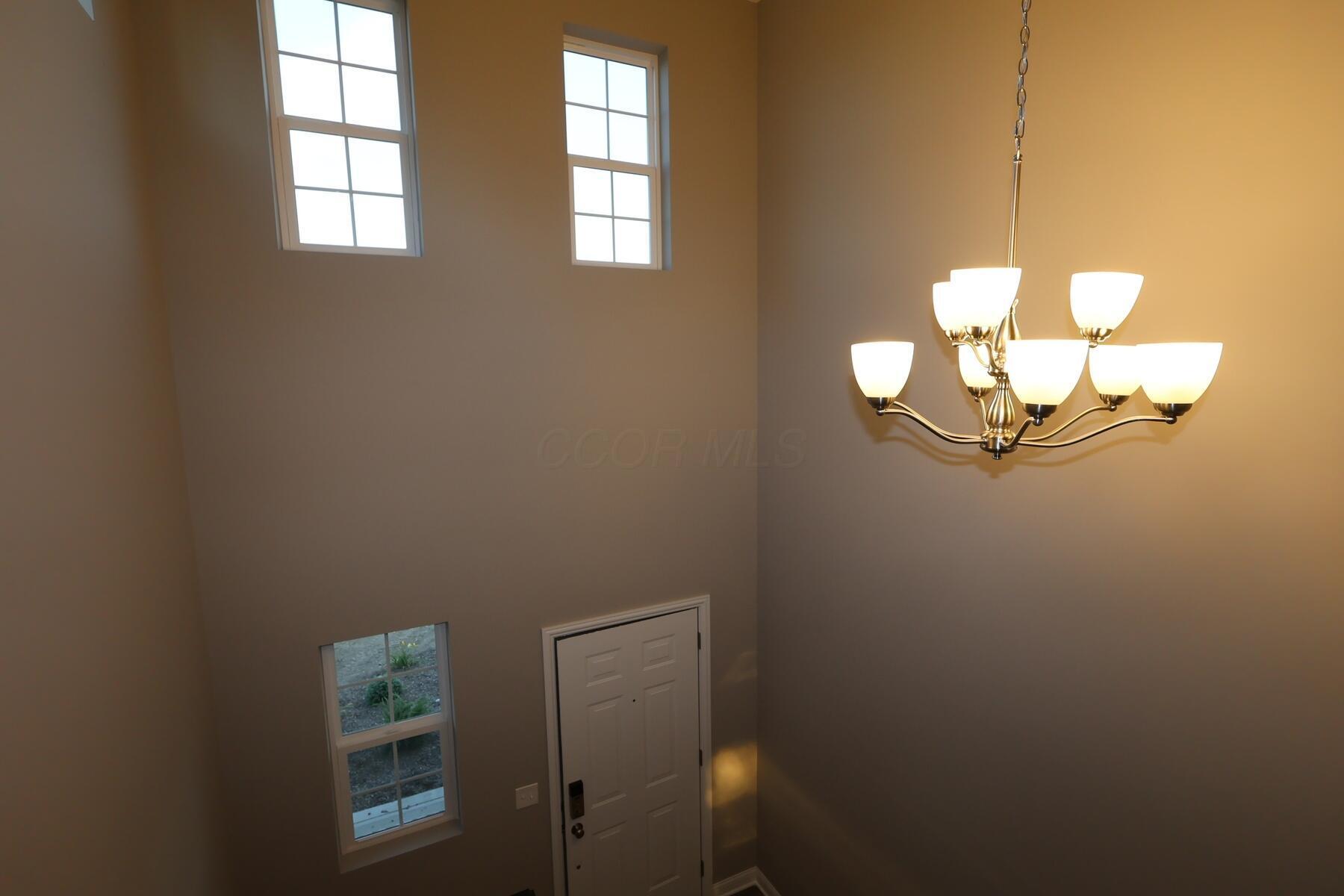 5449 Valleydale Road Powell, OH 43065 - Photo 9 of 21 Foyer