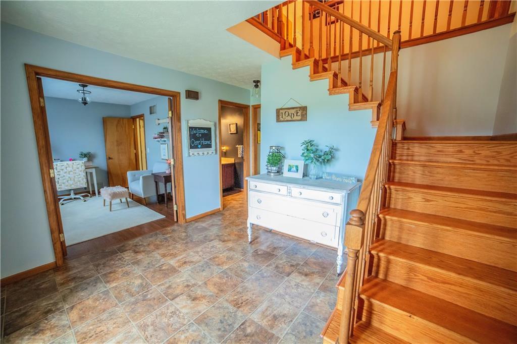 2453 Knobs End Court Springfield, OH 45502 - Photo 6 of 41