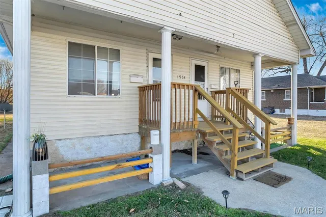 $109,900 | 1534 7th Street, Madison, IL 62060