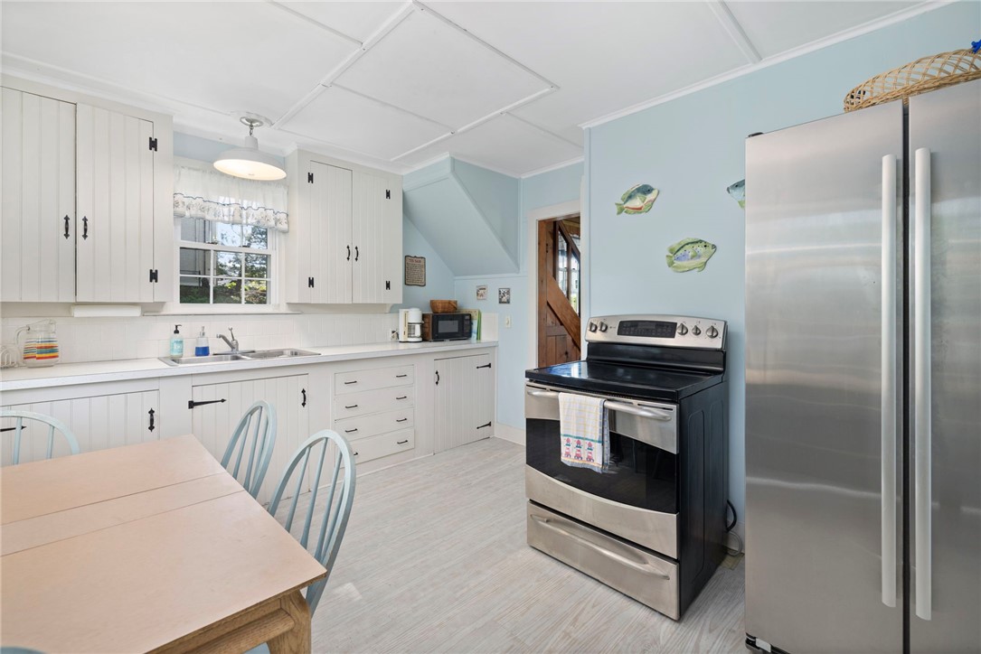 12 Nassau Road Narragansett, RI 02882 - Photo 27 of 43