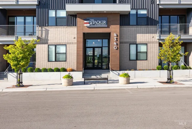 $389,900 | 4340 East Haystack Street, Unit 202, Boise, ID 83716