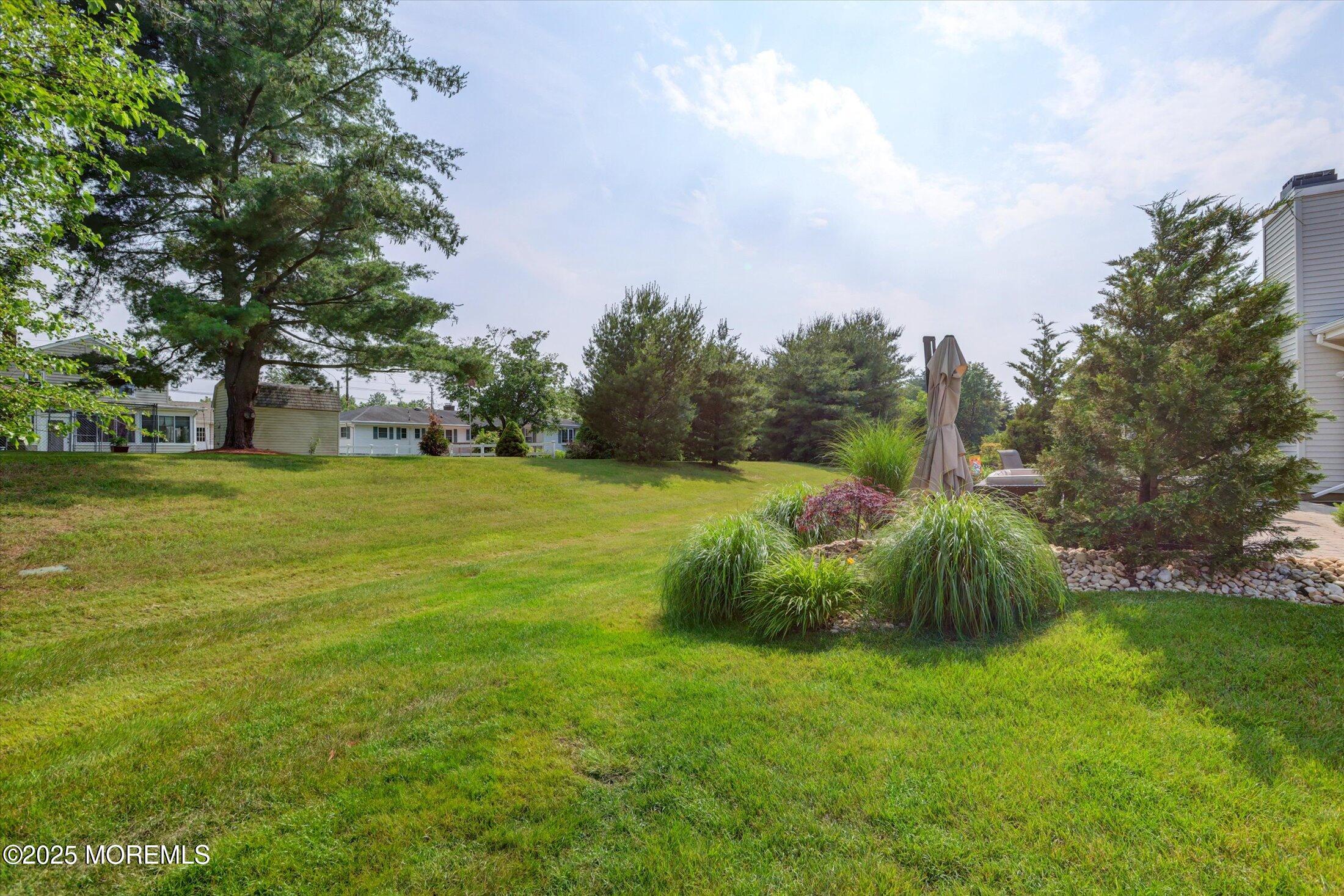 8 Crawford Road Manalapan, NJ 07726 - Photo 35 of 51 40-Back of House