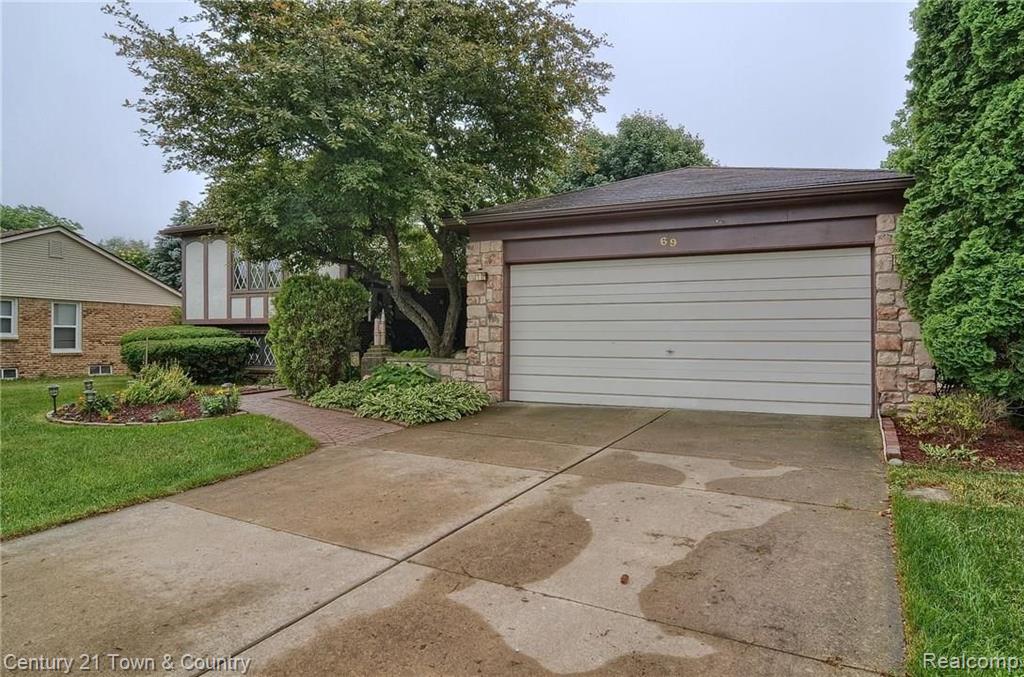 69 Rose Brier Drive Rochester Hills, MI 48309 - Photo 3 of 27