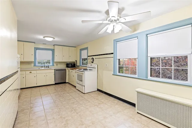 $2,500 | 4 Chase Lane, Lincoln, RI 02865