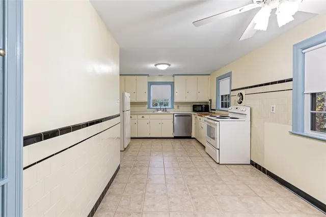 $2,500 | 4 Chase Lane, Lincoln, RI 02865