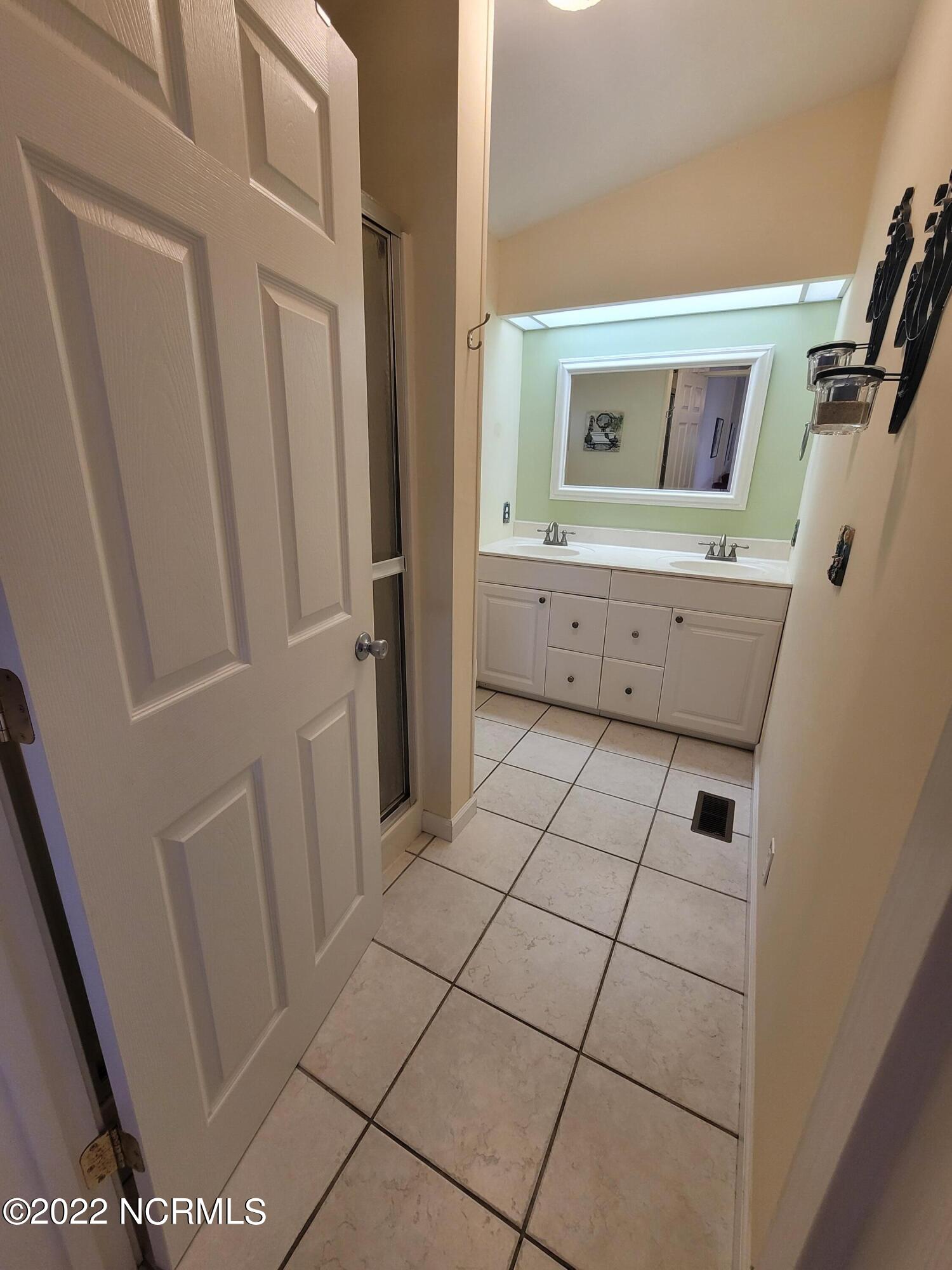 405 Alabama Avenue Carolina Beach, NC 28428 - Photo 21 of 40 20220927_154835