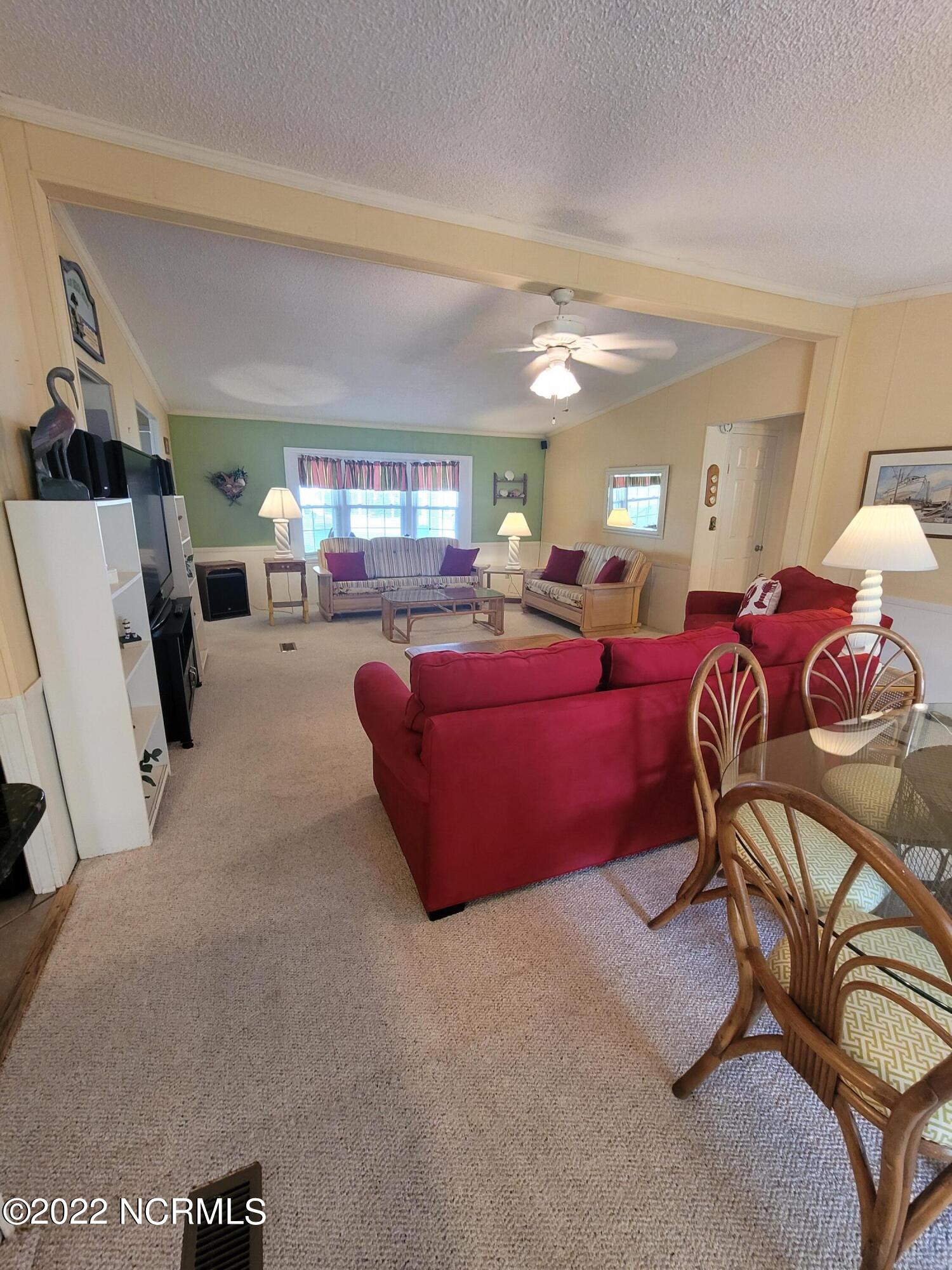 405 Alabama Avenue Carolina Beach, NC 28428 - Photo 7 of 40 20220927_154456